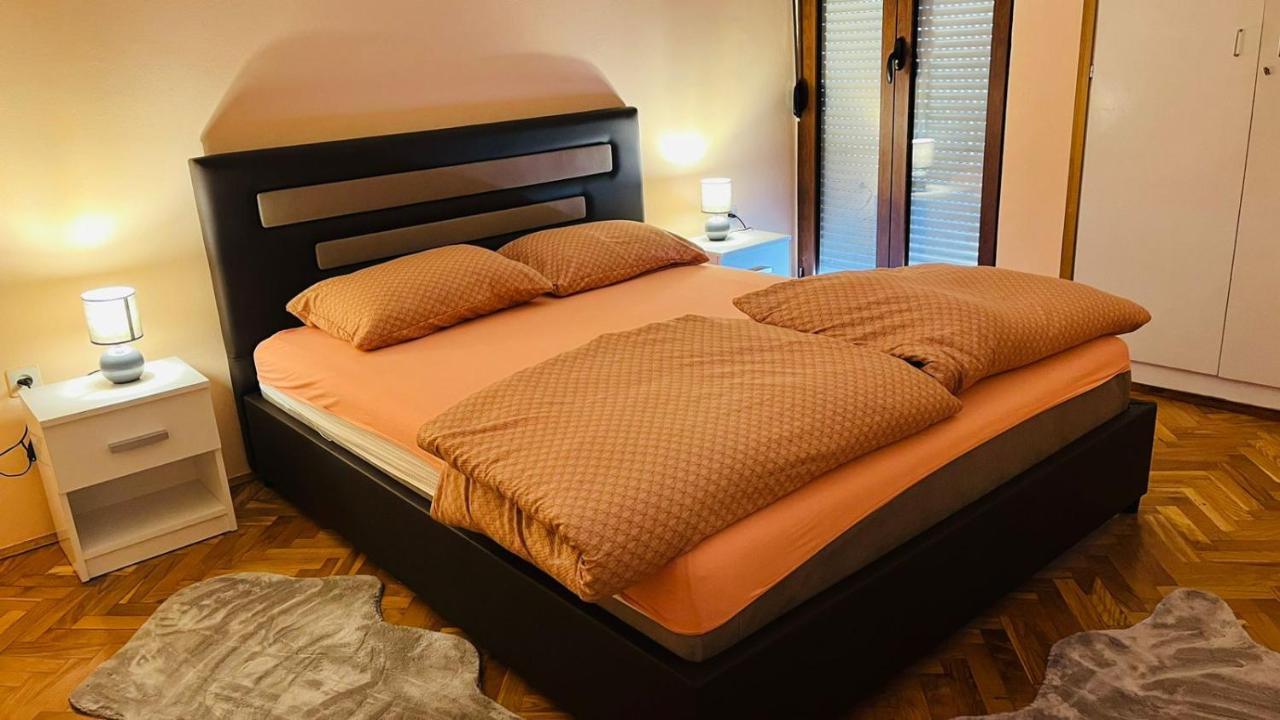 Majdini Clock Tower Apartman Podgorica Extérieur photo