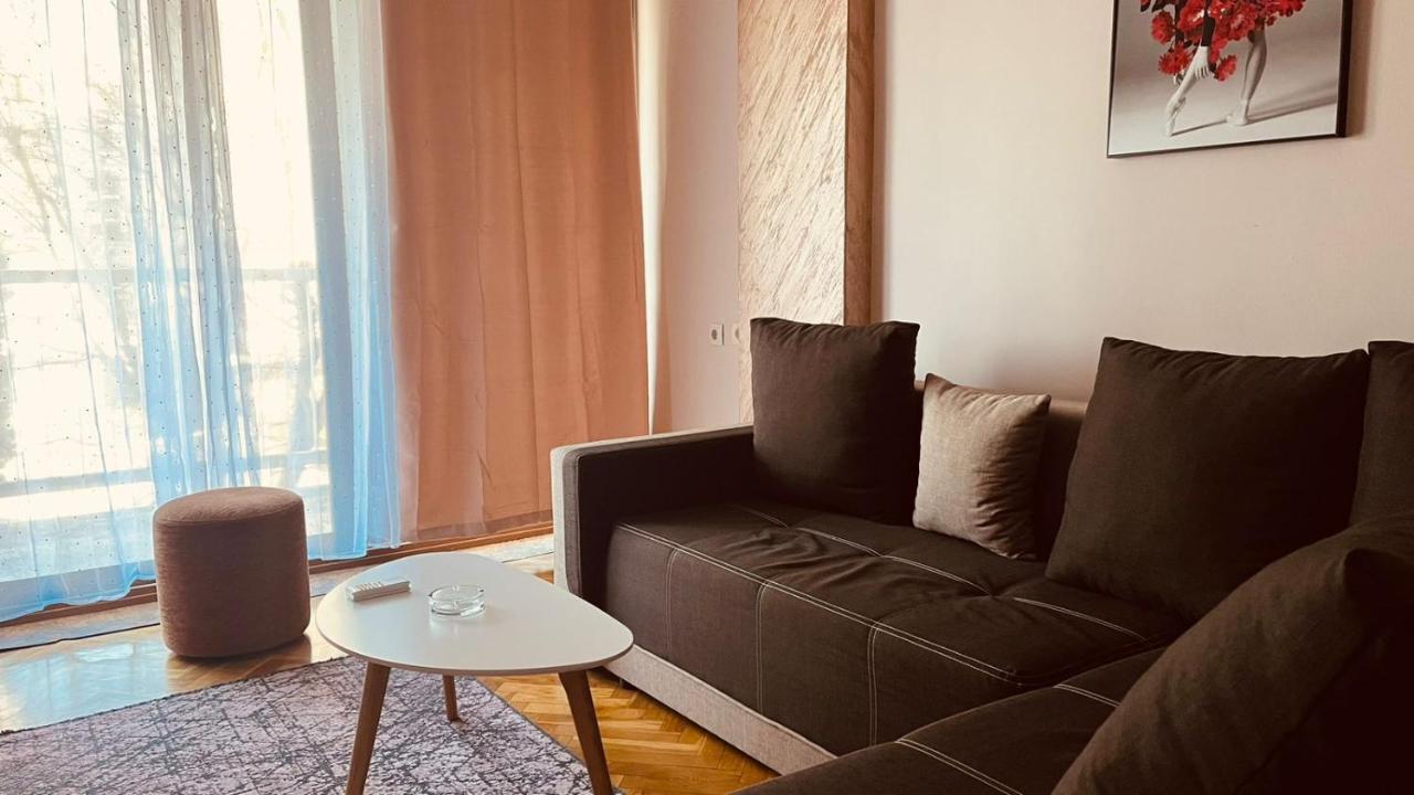 Majdini Clock Tower Apartman Podgorica Extérieur photo